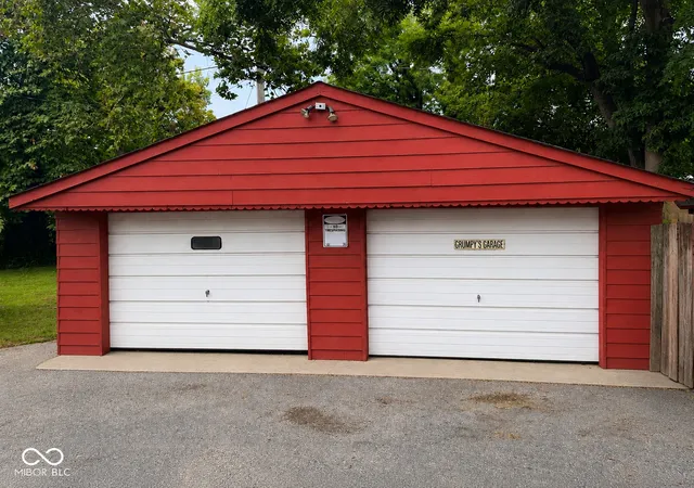 Photo 3 of Single family home for sale at 4010 Moline Dr, Indianapolis, IN 46221 | MLS# 22121879 | Listing updated on 2026-09-23