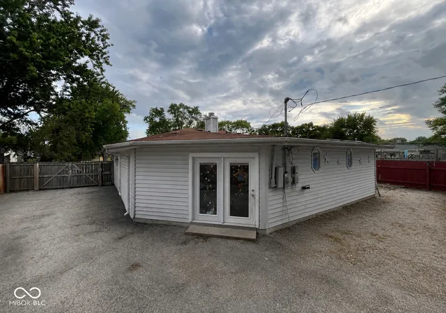 Photo 4 of Single family home for sale at 4010 Moline Dr, Indianapolis, IN 46221 | MLS# 22121879 | Listing updated on 2026-09-23