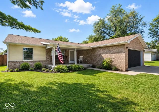 1st image of 1325 S Noble St, Shelbyville, IN 46176 | MLS# 22121883