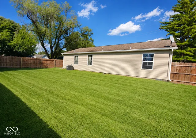18th image of 1325 S Noble St, Shelbyville, IN 46176 | MLS# 22121883