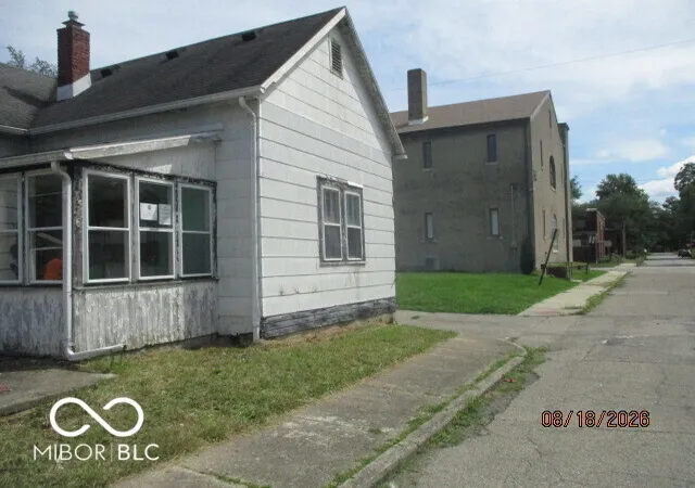 2nd image of 1316 Sycamore St, Anderson, IN 46016 | MLS# 22121889