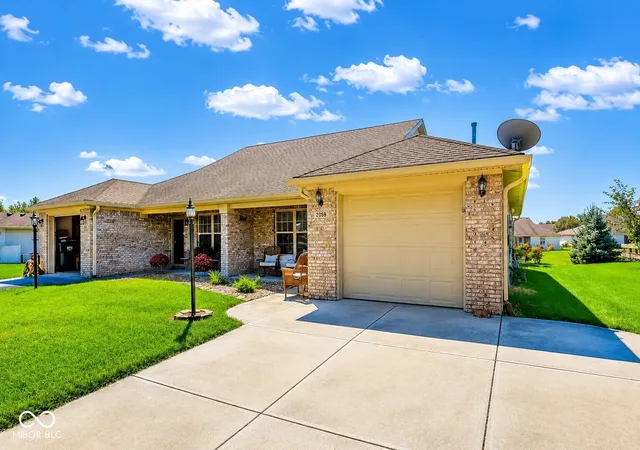 2nd image of 2059 Pelican Dr, Franklin, IN 46131 | MLS# 22121894