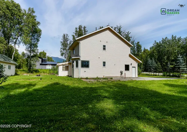 Photo 4 of Single family home for sale at 5560 E Big Rock Dr, Wasilla, AK 99654 | MLS# 26-10115 | Listing updated on 2026-09-19