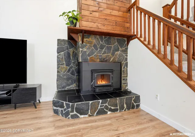 Photo 4 of Sale Pending at 6622 Lakeway Dr, Anchorage, AK 99502 | MLS# 26-9728 | Listing updated on 2026-08-16