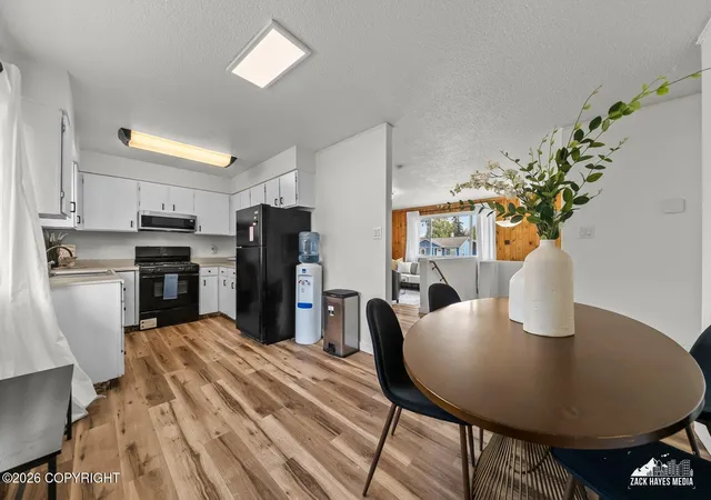 5th image of 354 Pine St, Anchorage, AK 99508 | MLS# 26-10064