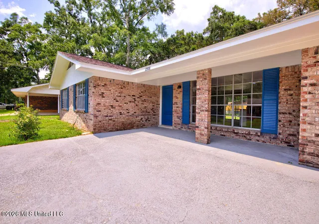 Photo 4 of Single family home for sale at 12908 Hanover Dr, Ocean Springs, MS 39564 | MLS# 4159433 | Listing updated on 2026-09-25