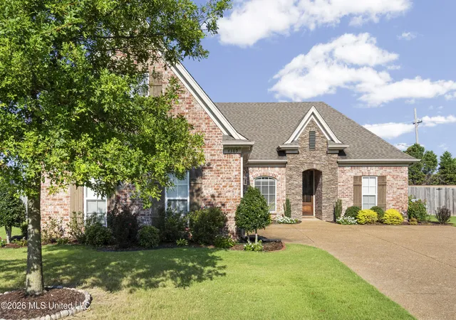 Photo 3 of Sale Pending at 4389 W Vineyard Dr, Southaven, MS 38672 | MLS# 4158848 | Listing updated on 2026-09-08