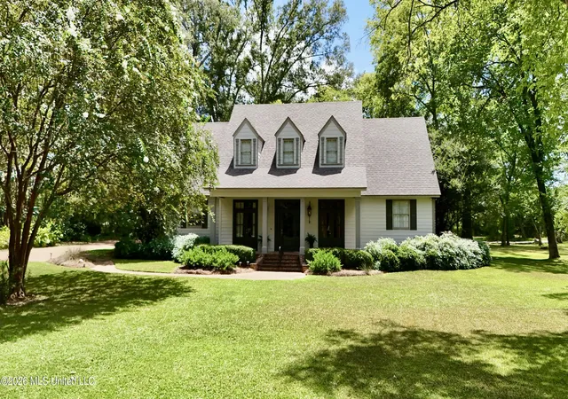 2nd image of 4 Lafayette Cir, Clinton, MS 39056 | MLS# 4158973