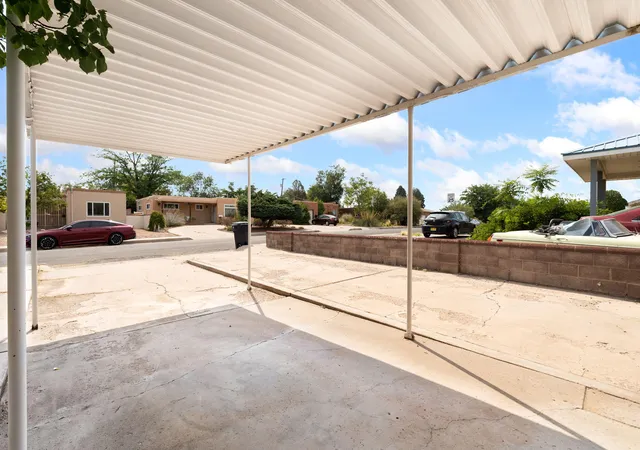 5th image of 935 Manzano St Ne, Albuquerque, NM 87110 | MLS# 1109091