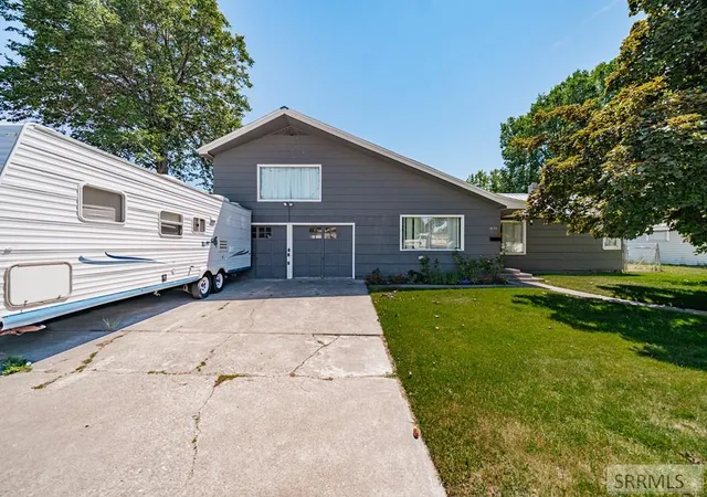 Photo 2 of Sale Pending at 1054 Jefferson Avenue, Idaho Falls, ID 83402 | MLS# 2188203 | Listing updated on 2026-09-03