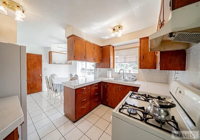 Photo 3 of Sale Pending at 1054 Jefferson Avenue, Idaho Falls, ID 83402 | MLS# 2188203 | Listing updated on 2026-09-03