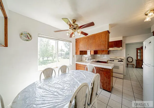 Photo 4 of Sale Pending at 1054 Jefferson Avenue, Idaho Falls, ID 83402 | MLS# 2188203 | Listing updated on 2026-09-03