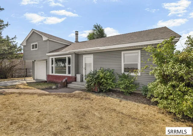 Photo 3 of Single family home for sale at 2516 E Lincoln Road, Idaho Falls, ID 83401 | MLS# 2188494 | Listing updated on 2026-09-08