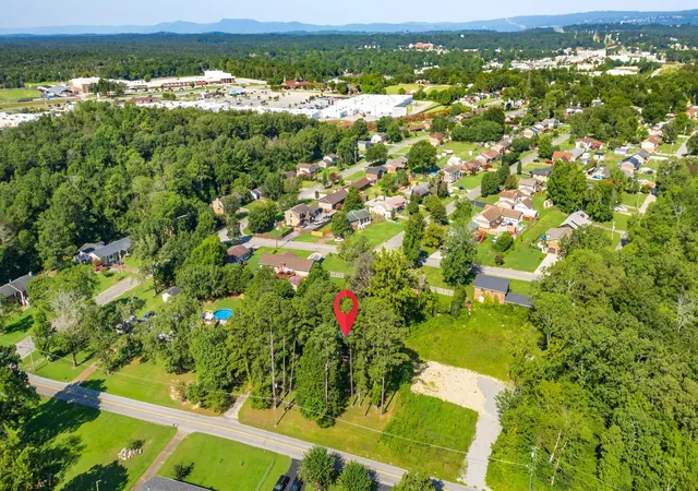 10th image of 308 Beaver Rd, Fort Oglethorpe, GA 30742 | MLS# 1539012