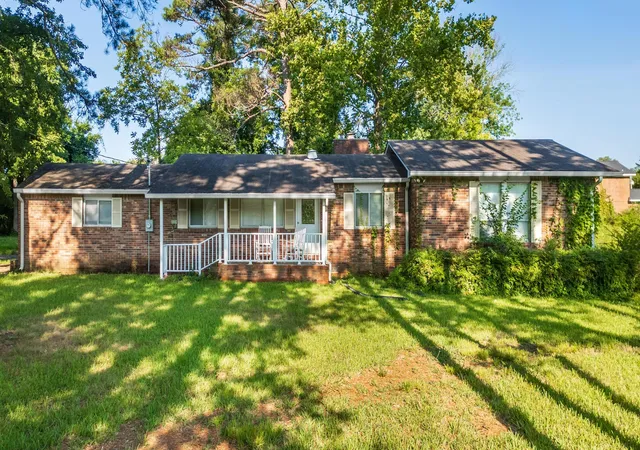 1st image of 308 Beaver Rd, Fort Oglethorpe, GA 30742 | MLS# 1539012