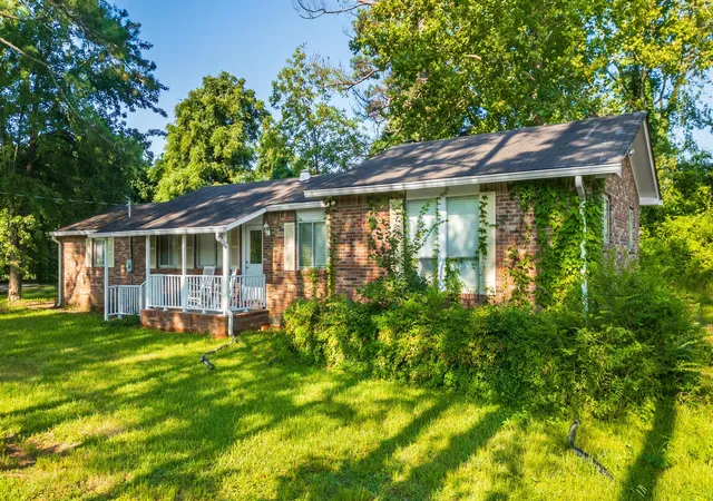2nd image of 308 Beaver Rd, Fort Oglethorpe, GA 30742 | MLS# 1539012