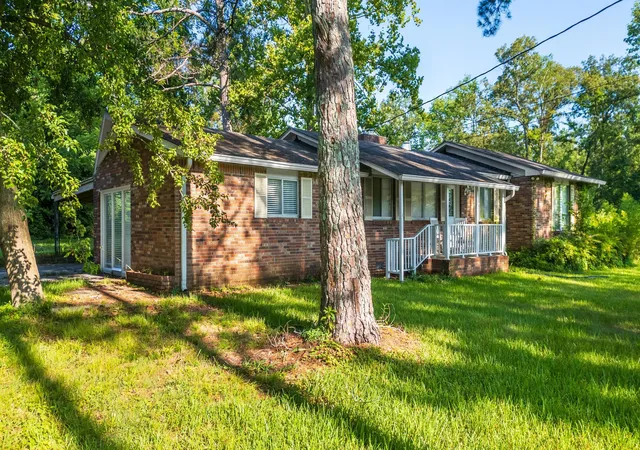 Photo 3 of Single family home for sale at 308 Beaver Rd, Fort Oglethorpe, GA 30742 | MLS# 1539012 | Listing updated on 2026-09-11