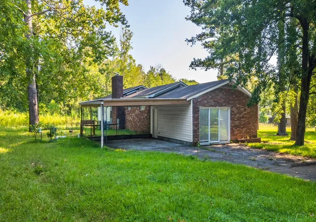Photo 4 of Single family home for sale at 308 Beaver Rd, Fort Oglethorpe, GA 30742 | MLS# 1539012 | Listing updated on 2026-09-23