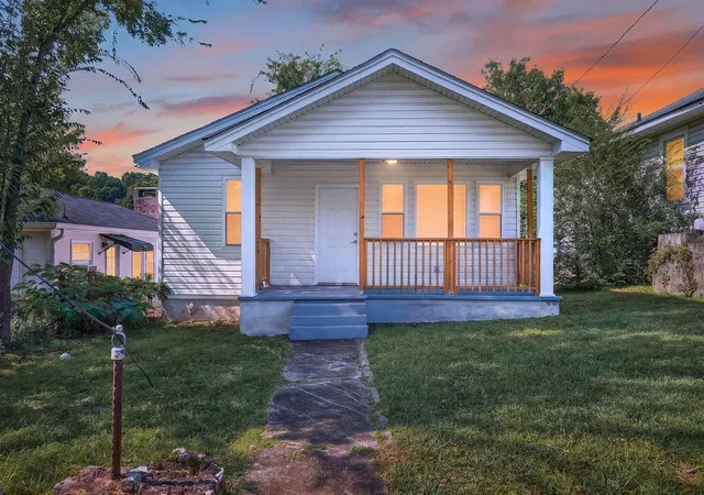 Photo 2 of Single family home for sale at 211 Wilson St, Rossville, GA 30741 | MLS# 1529190 | Listing updated on 2026-09-23