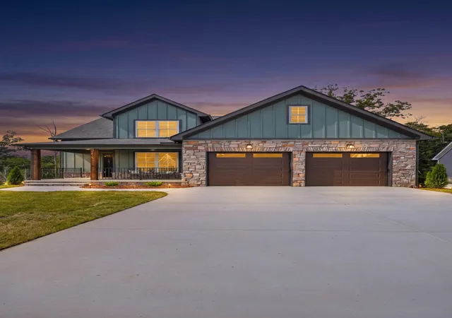 Photo 3 of Sale Pending at 224 Goose Creek Cir, Soddy Daisy, TN 37379 | MLS# 1522492 | Listing updated on 2026-09-01