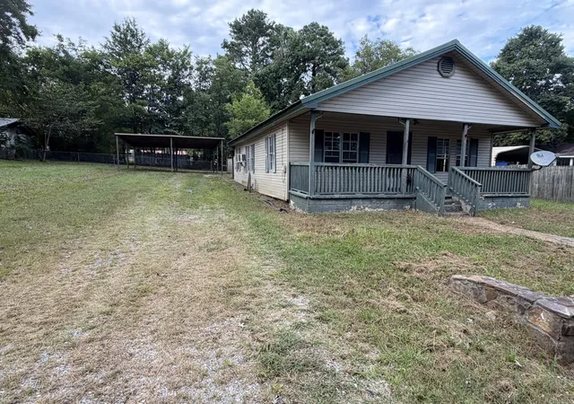 1st image of 808 Mclemore St, La Fayette, GA 30728 | MLS# 1525270