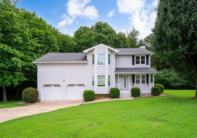 Photo 2 of Single family home for sale at 5526 Twin Oaks Dr, Ooltewah, TN 37363 | MLS# 1540096 | Listing updated on 2026-09-07