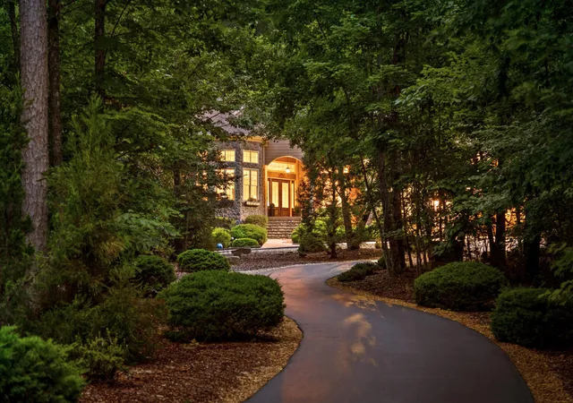 3rd image of 240 Horseshoe Bend Rd E, Signal Mountain, TN 37377 | MLS# 1533073