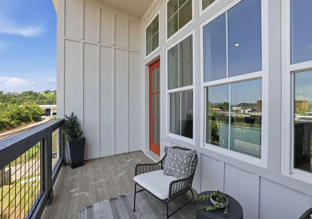 Photo 3 of Sale Pending at 562 Pacesetter Pl, Chattanooga, TN 37405 | MLS# 1533728 | Listing updated on 2026-08-23