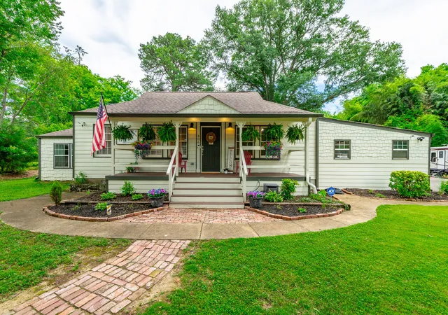Photo 1 of Single family home for sale at 306 Laverne Dr, Chattanooga, TN 37421 | MLS# 1535064 | Listing updated on 2026-10-26