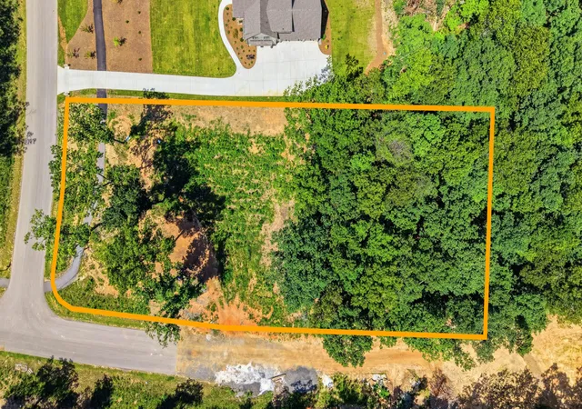 2nd image of 8581 Bear Paw Trl #(97), Signal Mountain, TN 37377 | MLS# 1541030