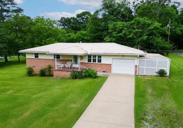 Photo 1 of Sale Pending at 89 N Pine St, Trenton, GA 30752 | MLS# 1536145 | Listing updated on 2026-09-04