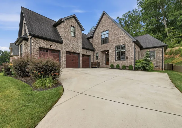 Photo 2 of Sale Pending at 449 Cyn Springs Dr, Hixson, TN 37343 | MLS# 1539556 | Listing updated on 2026-09-11