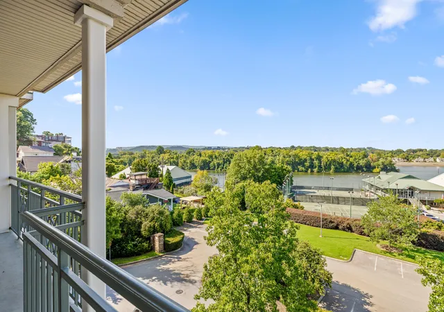 Photo 3 of Sale Pending at 737 Battery Pl #302, Chattanooga, TN 37403 | MLS# 1540319 | Listing updated on 2026-09-28