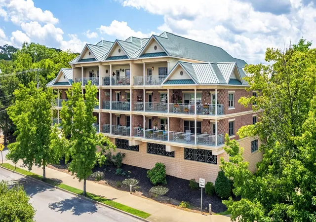 Listing Photo 4 - Condo for sale in building located at 737 Battery Pl, Chattanooga, TN 37403 - Unit #302
