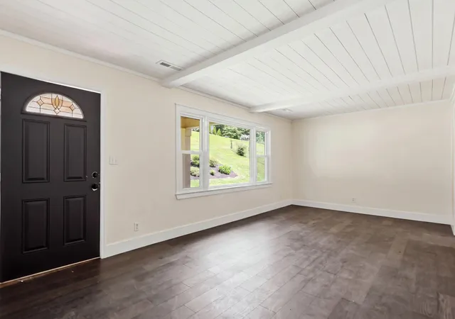 Photo 3 of Sale Pending at 3706 Thrushwood Dr, Chattanooga, TN 37415 | MLS# 1536770 | Listing updated on 2026-10-09