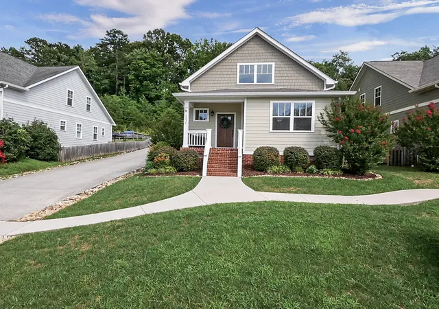 Photo 2 of Sale Pending at 2336 Ashmore Ave, Chattanooga, TN 37415 | MLS# 1537179 | Listing updated on 2026-08-28