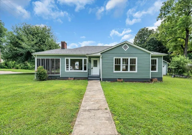 1st image of 601 Laurel Ave, South Pittsburg, TN 37380 | MLS# 1537252