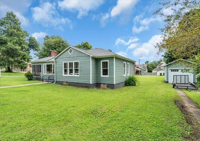 3rd image of 601 Laurel Ave, South Pittsburg, TN 37380 | MLS# 1537252