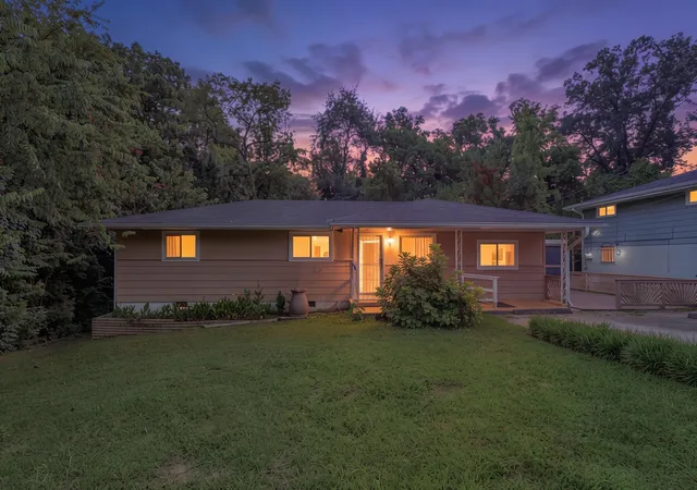 Photo 35 of Single family home for sale at 1614 Eastwood Ave, Chattanooga, TN 37411 | MLS# 1537735 | Listing updated on 2026-08-01
