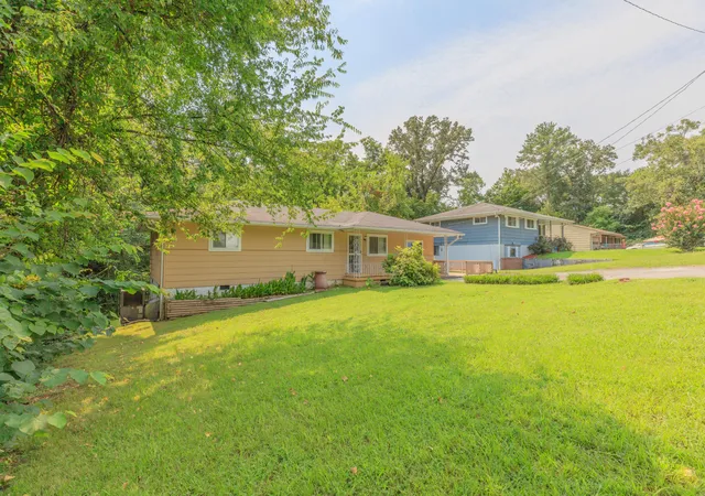 Photo 3 of Single family home for sale at 1614 Eastwood Ave, Chattanooga, TN 37411 | MLS# 1537735 | Listing updated on 2026-08-01