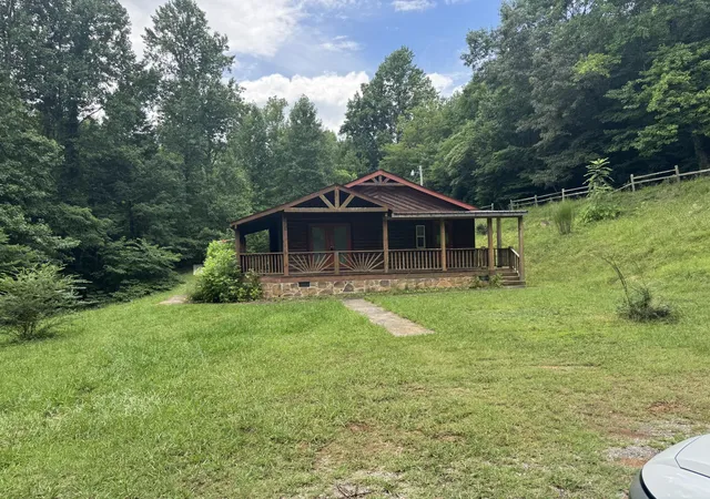 Photo 3 of Sale Pending at 852 Incline Rd, Whitwell, TN 37397 | MLS# 1538945 | Listing updated on 2026-07-23