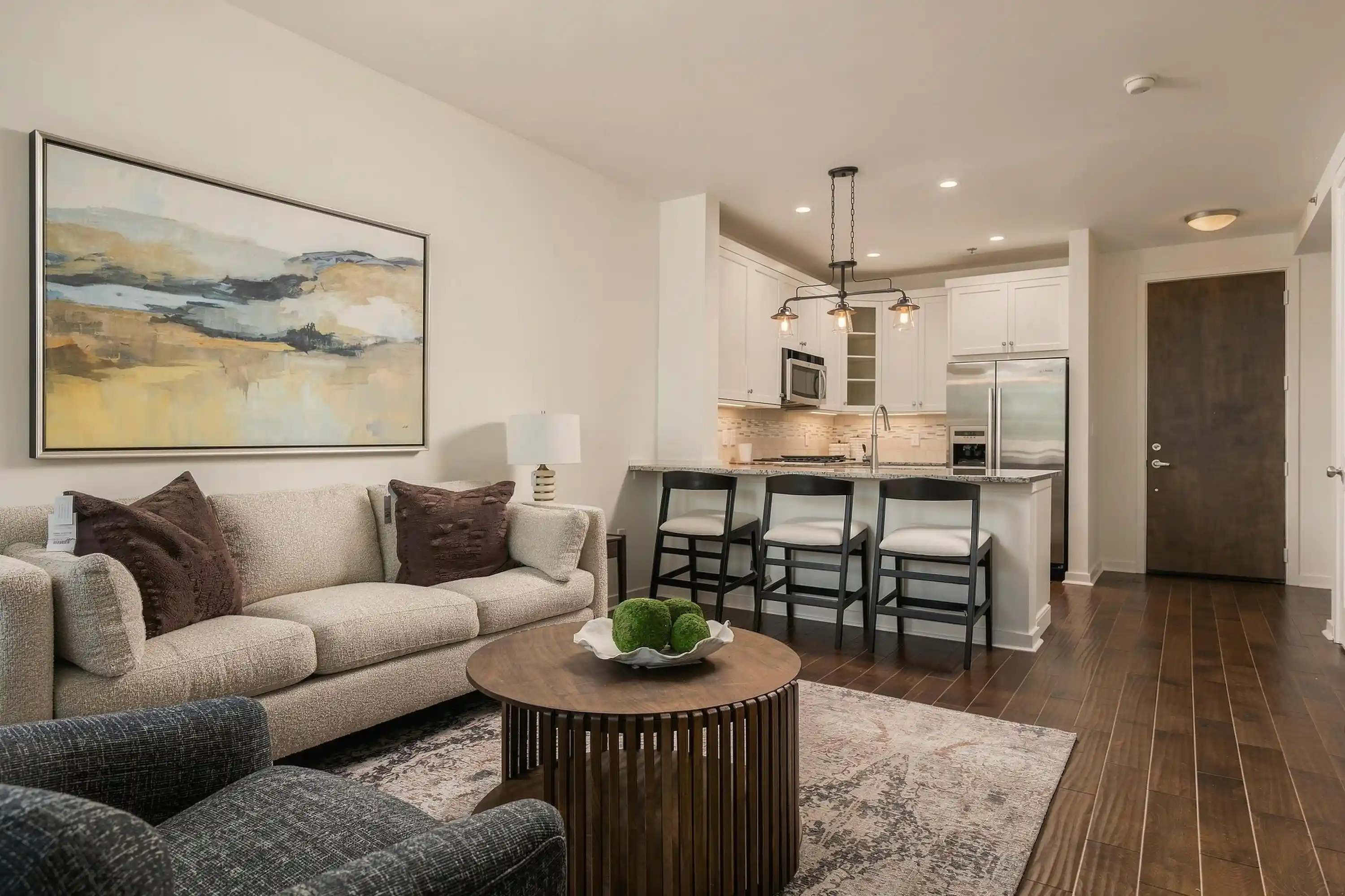 Listing Photo 2 - Condo for sale in 200 Manufacturers Rd located at 200 Manufacturers Rd, Chattanooga, TN 37405 - Unit #Apt 619