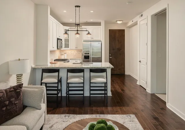 Listing Photo 4 - Condo for sale in building located at 200 Manufacturers Rd, Chattanooga, TN 37405 - Unit #Apt 619