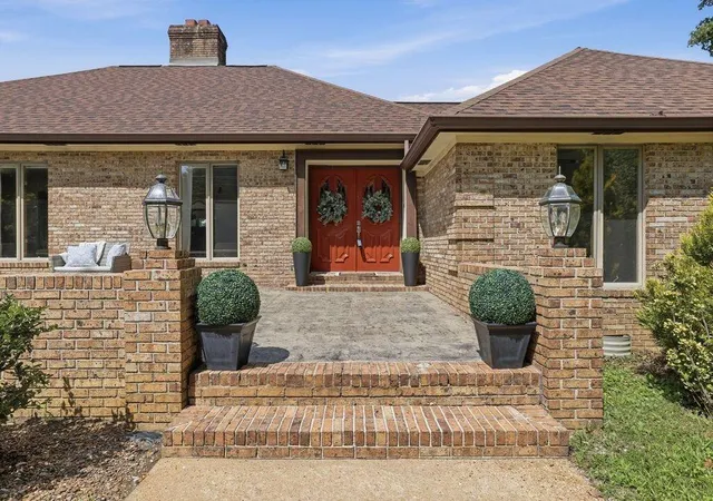 Photo 3 of Single family home for sale at 9031 Brow Lake Rd, Soddy Daisy, TN 37379 | MLS# 1538033 | Listing updated on 2026-09-07