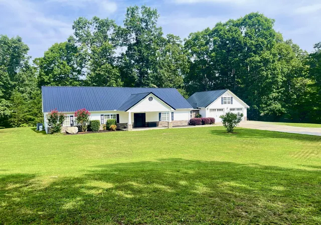 Photo 3 of Single family home for sale at 442 Deer Ridge Ests Rd, Whitwell, TN 37397 | MLS# 1539561 | Listing updated on 2026-08-02
