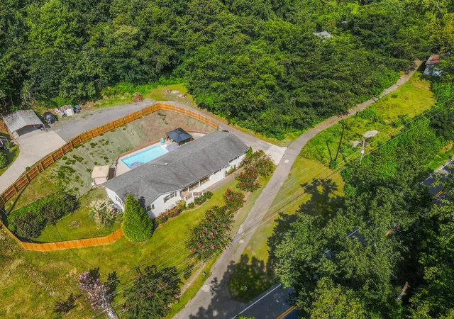 Photo 3 of Sale Pending at 18710 Highway 41, Chattanooga, TN 37419 | MLS# 1538544 | Listing updated on 2026-09-19