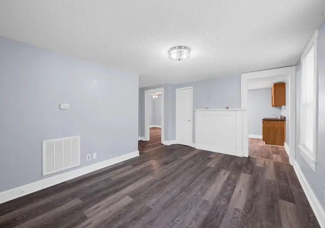 Photo 3 of Single family home for sale at 4802 Oakland Ave, Chattanooga, TN 37410 | MLS# 1538187 | Listing updated on 2026-09-21
