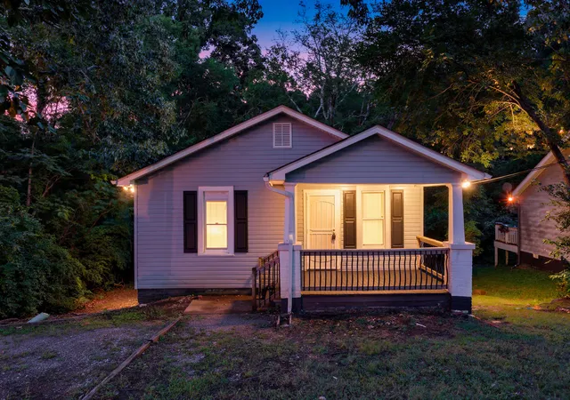 Photo 2 of Single family home for sale at 4802 Oakland Ave, Chattanooga, TN 37410 | MLS# 1538187 | Listing updated on 2026-08-21