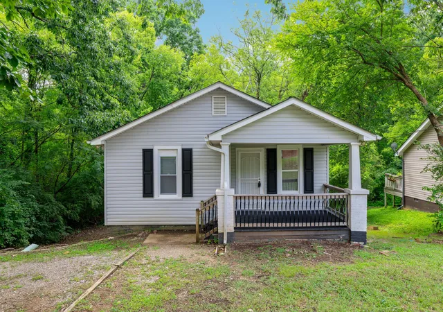 Photo 2 of Single family home for sale at 4802 Oakland Ave, Chattanooga, TN 37410 | MLS# 1538187 | Listing updated on 2026-08-21