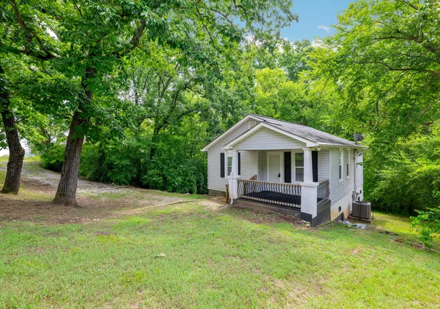 Photo 4 of Single family home for sale at 4802 Oakland Ave, Chattanooga, TN 37410 | MLS# 1538187 | Listing updated on 2026-08-21
